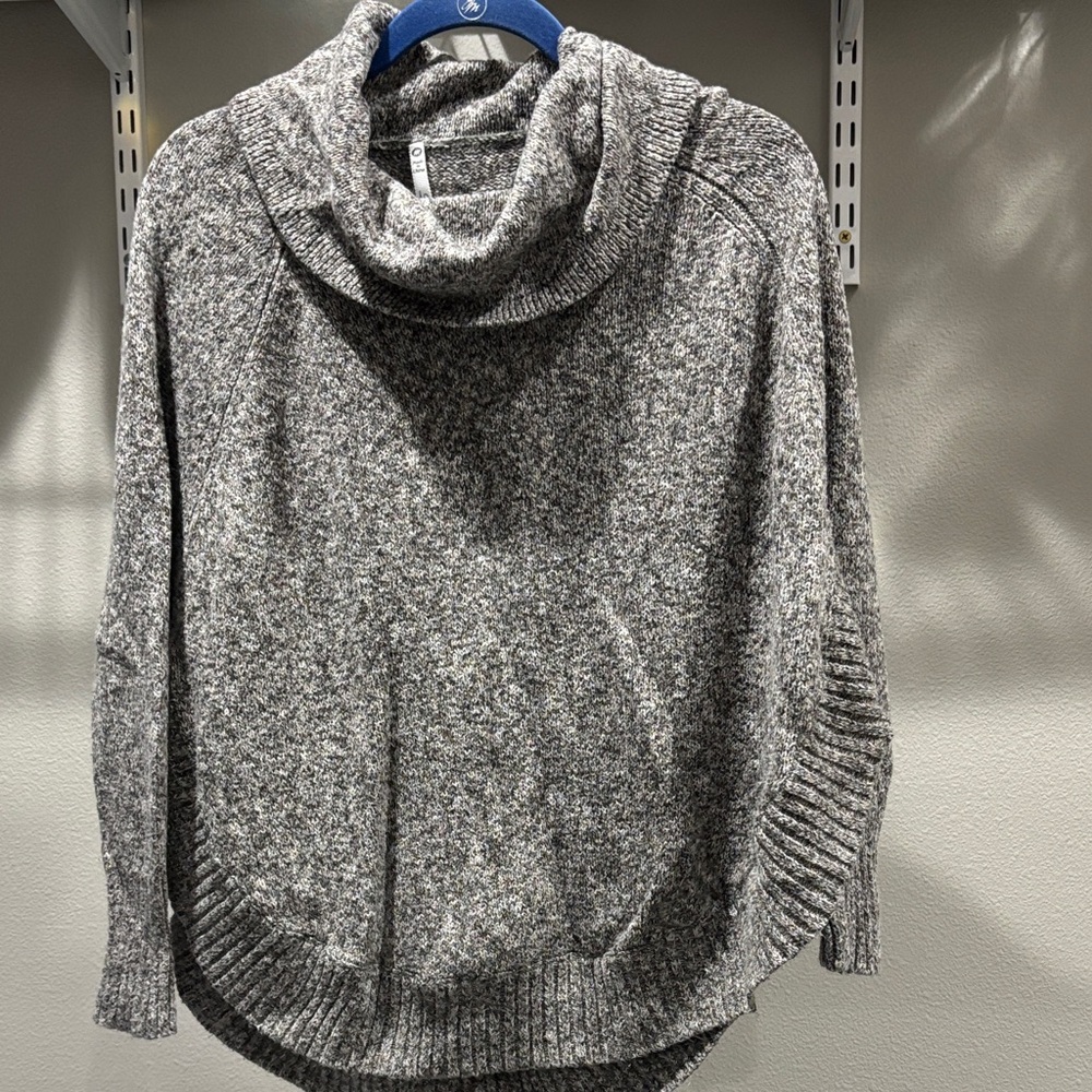 Leo & Nicole Heathered Gray Cowl Neck Sweater